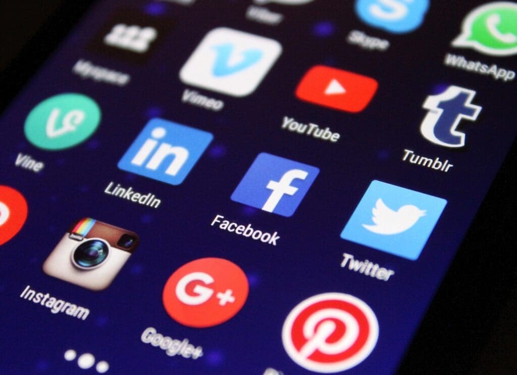 social scheduling AI and AI social media tools